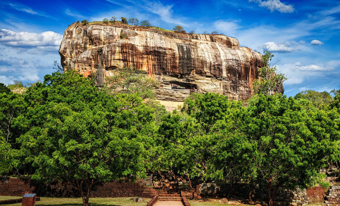 ทัวร์ศรีลังกา สิกิริยา ยอดเขาสิกิริยา วัดพระเขี้ยวแก้ว นั่งรถสามล้อชมเมืองกอลล์ วัดศรีปรมานันทะราชมหาวิหาร